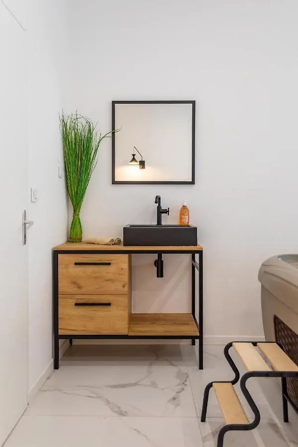 Apartment Love Room Jacuzzi Sauna Privatif Marseille